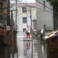 China’s mighty Yangtze nears crest again, new floods f...
